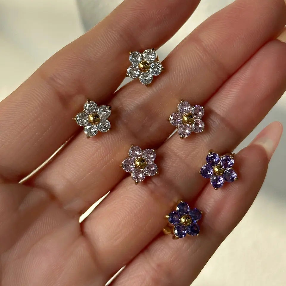フラワースタッドピアス