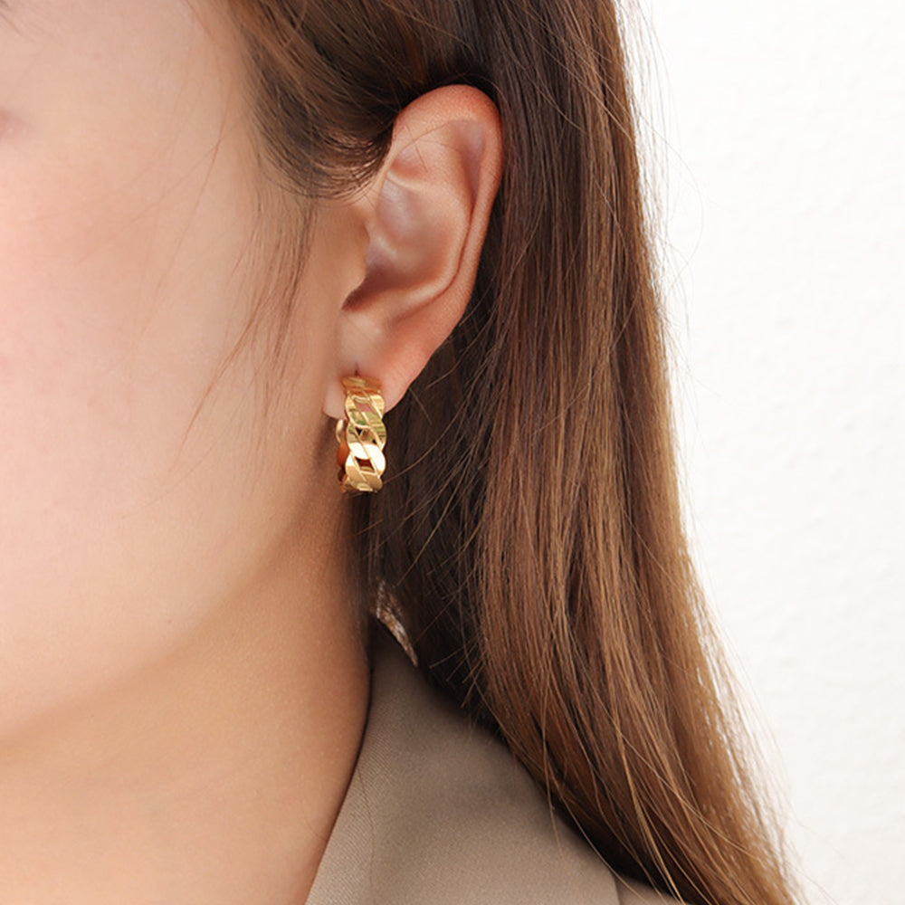 アジジ ピアス