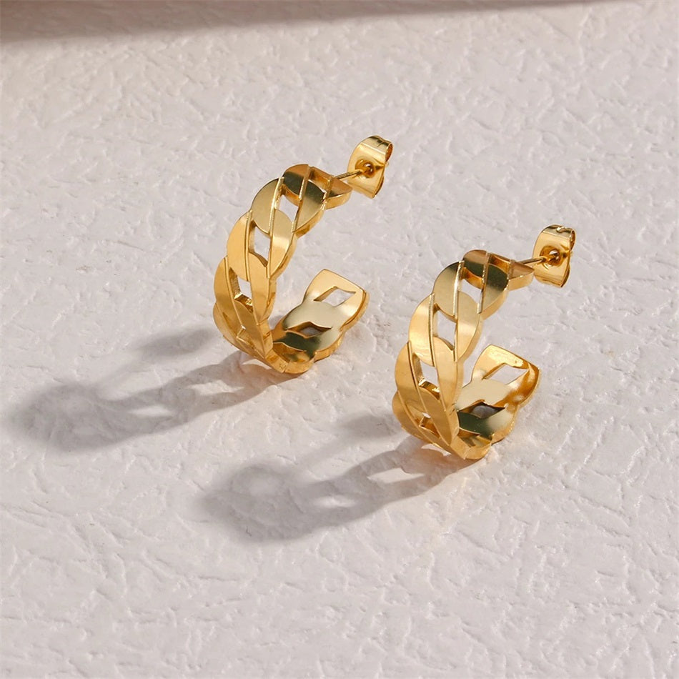 アジジ ピアス