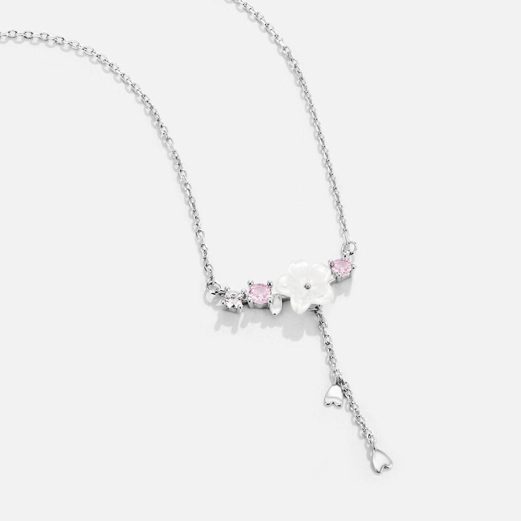 チェリーの花のネックレス