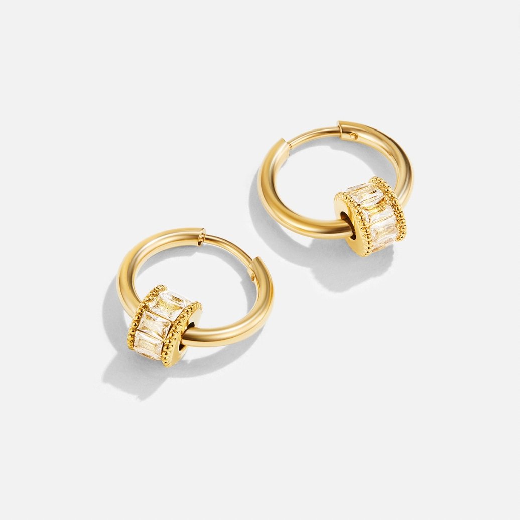 ジジ ピアス